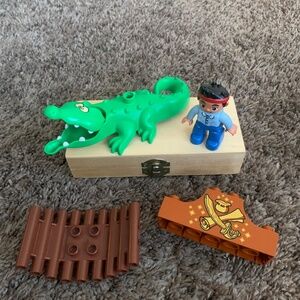 LEGO Duplo Jake and  Neverland Pirates Tick Tock Crocodile Figures Bridge Blocks